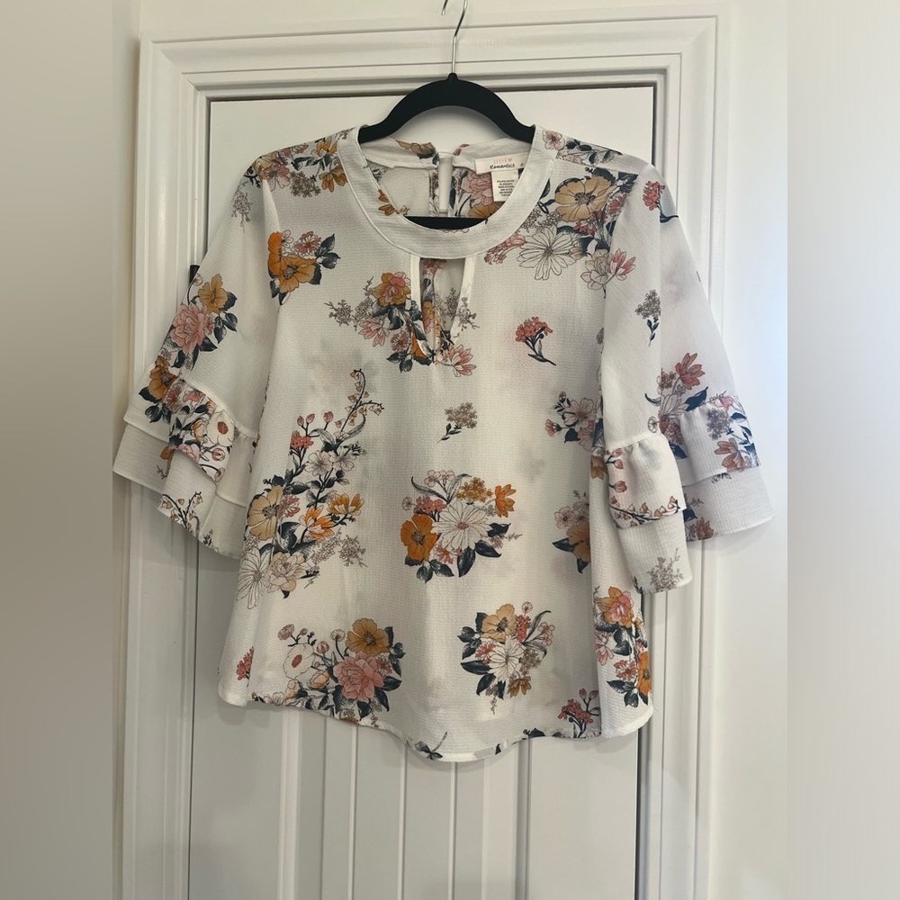 Urban romantics white floral cut out v neck top